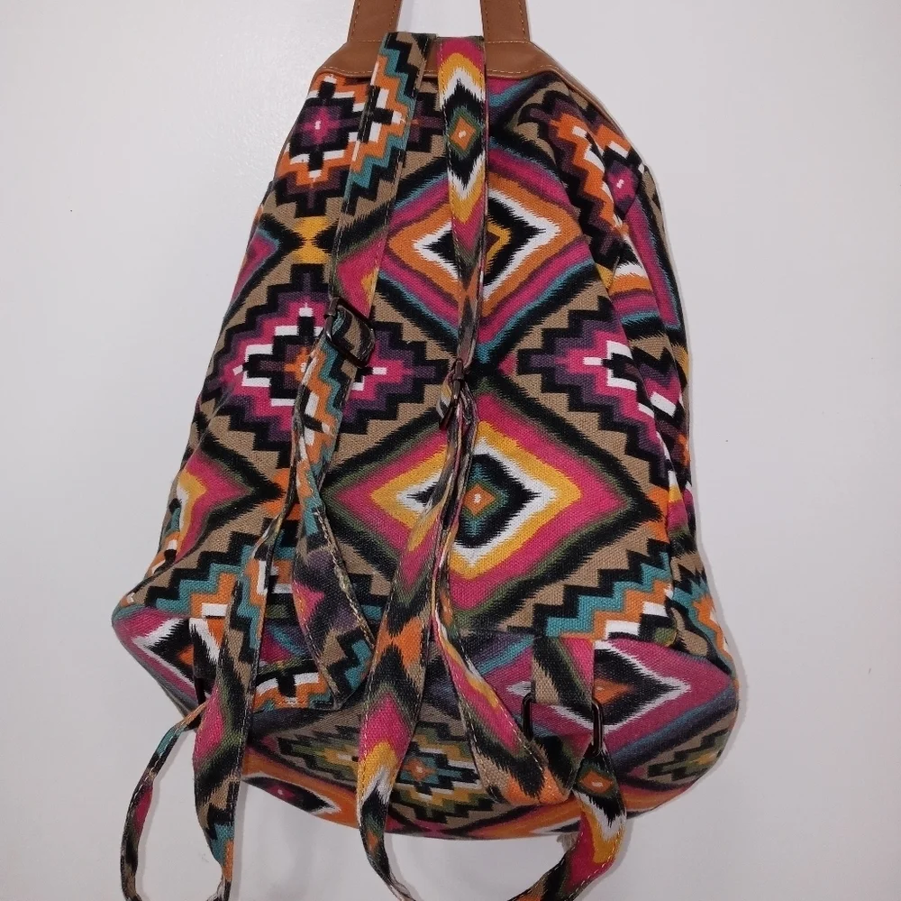 Skechers Aztec Print Canvas Cinch Hobo Backpack 73901 lined drawstring closure